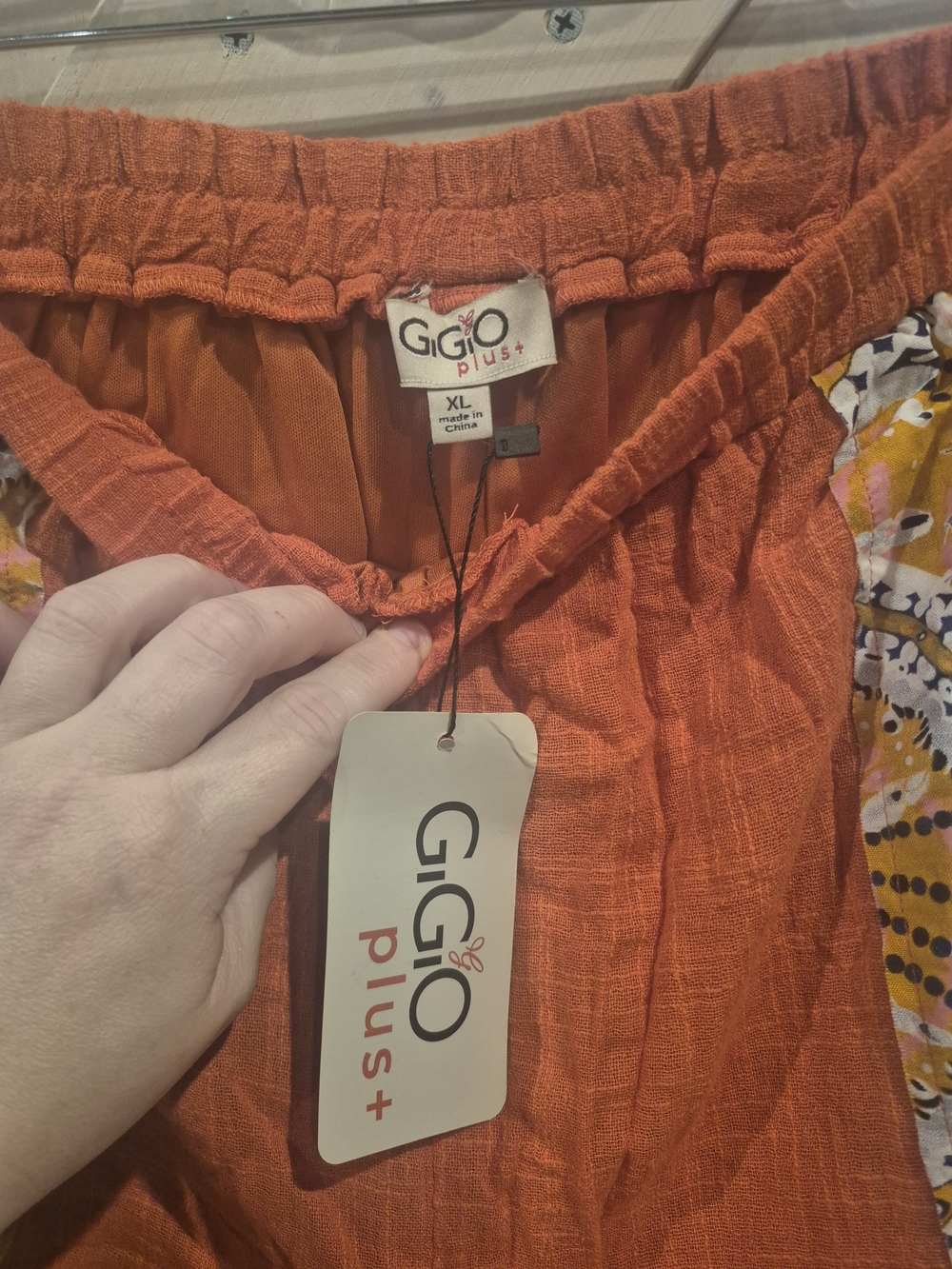 High Elastic Waist Shorts With Contrasting Front And Back Pockets, Frayed Hem XL - Picture 3 of 4